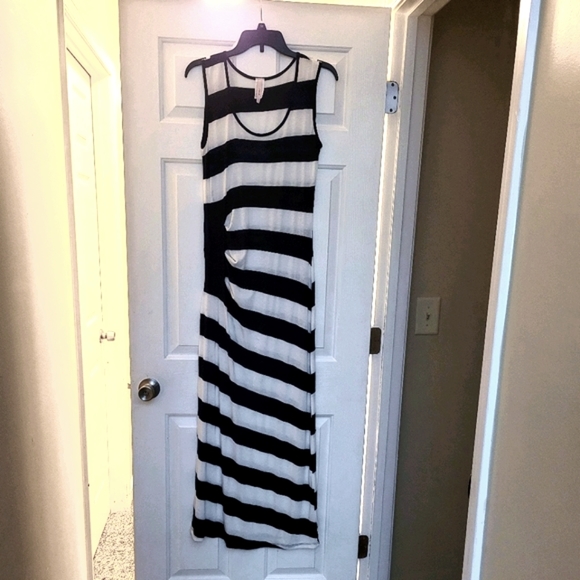 J mode USA - XL - Maxi Dress - Picture 2 of 7